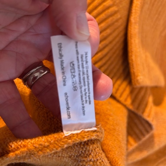 Echo Verde "Dogwalker" sweater (OS) - Picture 5 of 5